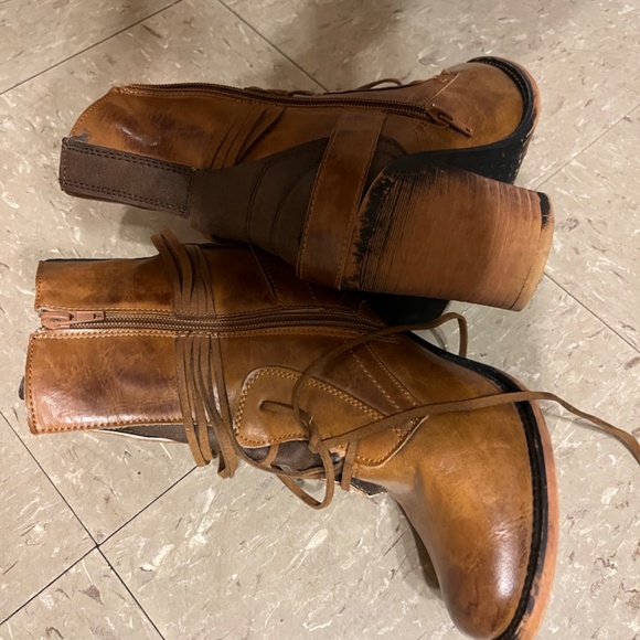 Pierre Dumas Boots - Picture 3 of 3